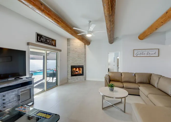 Pet-friendly W/ Hot Tub In Havasu Holiday home *