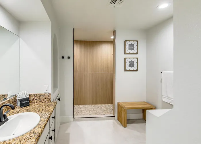 Pet-friendly W/ Hot Tub In Havasu *