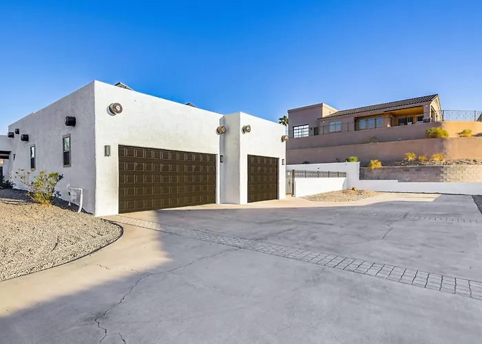Pet-friendly W/ Hot Tub In Havasu Holiday home